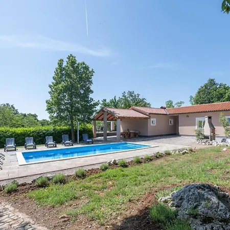 Mit Privatpool Fuer 10 Personen Ca 100 Qm In Zupanici, Istrien Binnenland Von Istrien * Labin (Istria)