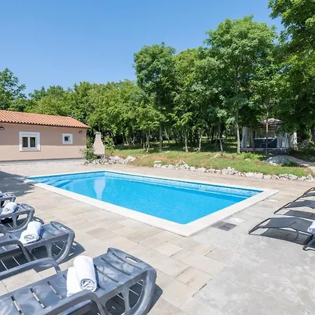 Holiday home Mit Privatpool Fuer 10 Personen Ca 100 Qm In Zupanici, Istrien Binnenland Von Istrien