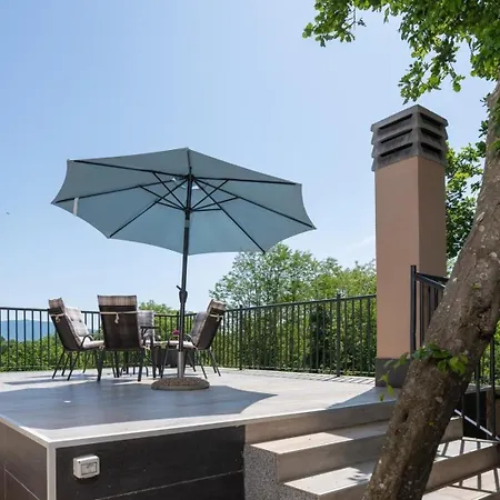 Holiday home Mit Privatpool Fuer 10 Personen Ca 100 Qm In Zupanici, Istrien Binnenland Von Istrien