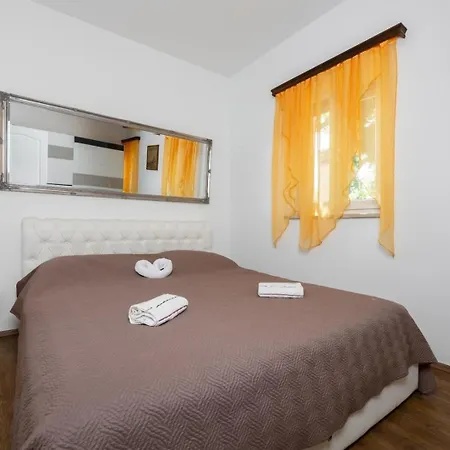 Holiday home Mit Privatpool Fuer 10 Personen Ca 100 Qm In Zupanici, Istrien Binnenland Von Istrien Labin (Istria)