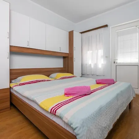 Holiday home Mit Privatpool Fuer 10 Personen Ca 100 Qm In Zupanici, Istrien Binnenland Von Istrien *