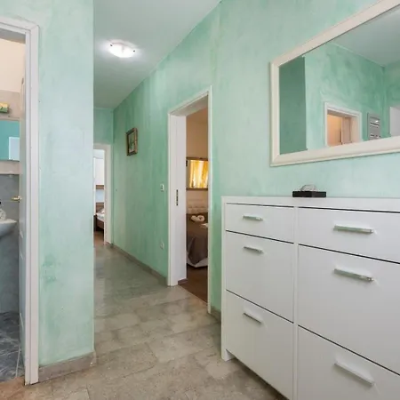 Mit Privatpool Fuer 10 Personen Ca 100 Qm In Zupanici, Istrien Binnenland Von Istrien Holiday home Labin (Istria)