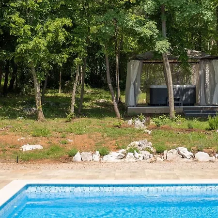 Mit Privatpool Fuer 10 Personen Ca 100 Qm In Zupanici, Istrien Binnenland Von Istrien * Labin (Istria)